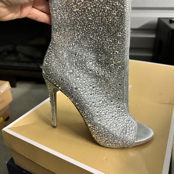Steven madden booties - Picture 1 of 4